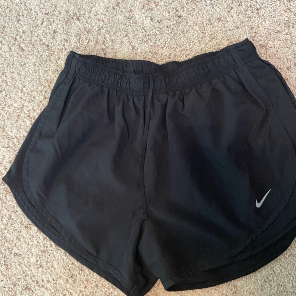 nike women’s shorts